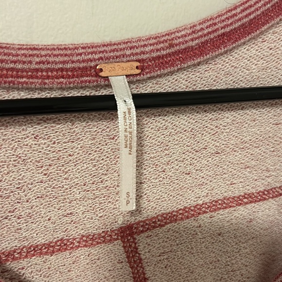 Free People Pink Striped Long Sleeve Sweater Top Loungewear Comfy Size Small - Picture 2 of 3